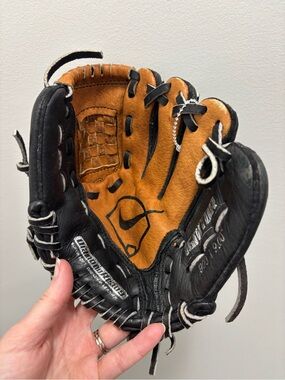 9” Two-Tone Black and Brown Leather Baseball Glove